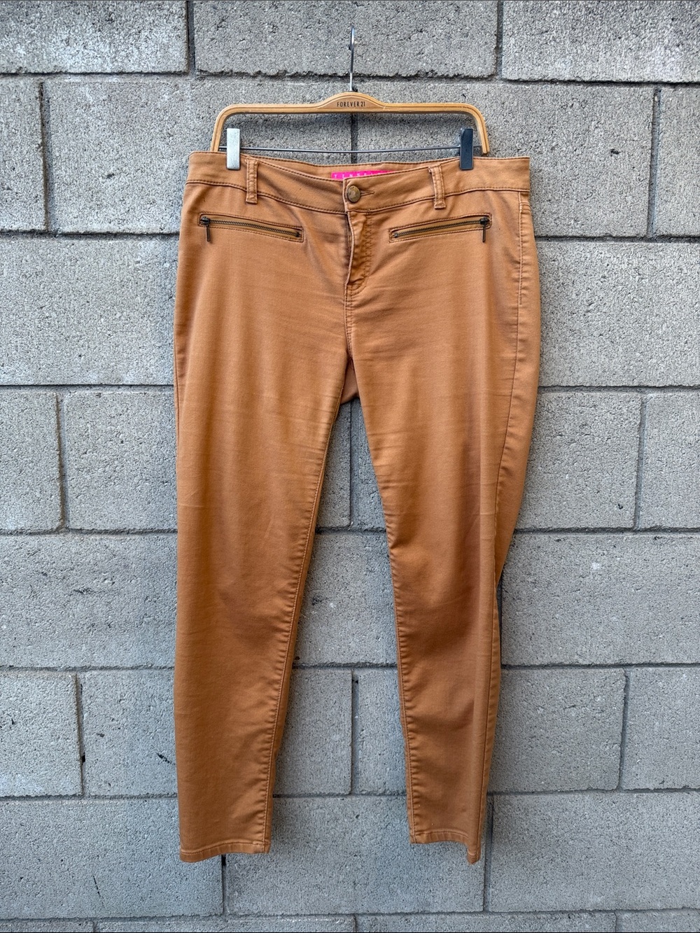 Two Pocket Stretch Ankle Pants in Camel